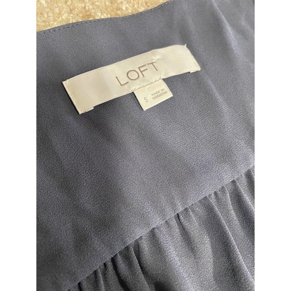 LOFT Womens Small Blouse Gray Ruffle Sleeves‎ - Picture 2 of 4